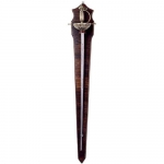 Medioevo - Oggettistica medievale - Trofei medievali - Pannello provvisto di una spada da lato del XVI secolo con elsa a conchiglia.