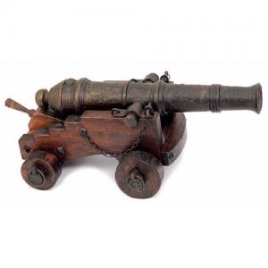 Naval Cannon, Medieval - Historical Miniatures - Machinery and Equipment - Beautiful reproduction of a bronze cannon mounted on a wooden gun carriage turned, took on board the warships of the eighteenth century.