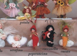 Carrot Chilli Petals Serafino, Collectible Porcelain Dolls - Dolls Porcelain Favors - Characters in bisque porcelain, handmade wedding favors, optionally available in different colors. height: 7 cm.
