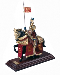 Cavaliere In Armatura, Medioevo - Miniature Storiche - Cavalieri - Miniatura di cavaliere da parata con grande elmo e cimiero  tutto finemente lavorato. Uomo d'arme a cavallo su piedistallo.