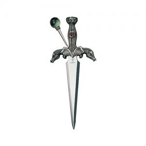 Conan Dragon Dagger, Swords and Ancient Weapons - Swords Collection of World Cinema - The Dagger of Conan comes with a steel blade and cast metal decorations theriomorphic depicting two winged dragons and red glass inserts.
