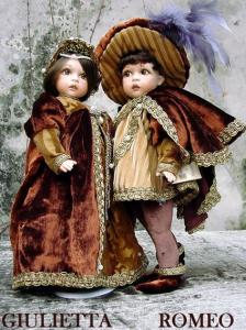 Bambole Giulietta e Romeo, Bambole porcellana da collezione - Bambole porcellana Montedragone - Bambola in porcellana di Bisquit. Altezza 34 cm.