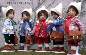 Pinocchio Scolaro, Bambole porcellana da collezione - Personaggi delle Fiabe in porcellana - Personaggio in porcellana di bisquit Altezza 33 cm.