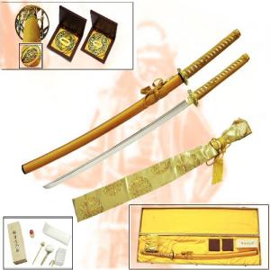 Handmade Katana, Medieval - Katana Oriental Weapons - Katana - Katana completely handmade. Total length 107cm. Blade length 72cm, packed in a gift box covered in gold brocade fabric.
