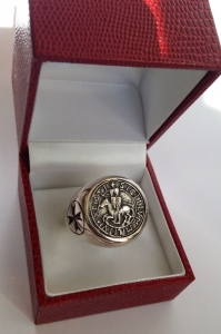 Templar Signet Ring Silver, Medieval - Templars - Templars Objects - Templar Seal Ring, made of silver.
The Ring Templar Seal is available in two sizes: 19mm diameter and 21mm diameter. Wear it and you also become part of the Templar.