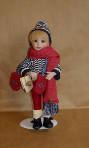Bambini in Inverno, Bambole in porcelana, Bambole porcellana da collezione - Bambole in porcellana, Novità - Bambole da collezione in porcellana di biscuit, altezza 29 cm.