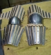 Armature elmi scudi - Parti di Armatura - Parte di armatura medievale a protezione del braccio, equipaggiato con stecche in acciaio su cuoio con cinghie per essere indossato.