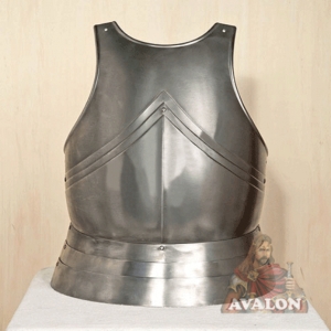Breastplate medieval cuirass, Armours - Medieval Body Armour - Breastplate medieval cuirass of the 15th century offers a optimal covering of the torso. The apron of three lames is articulated thanks to leather straps.