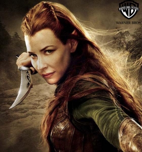 Fighting Knives of Tauriel - The Hobbit -, World Cinema - Hobbit Collection - Fighting Knives of Tauriel, this replica is crafted of stainless steel with cast metal and polycarbonate handles, precisely detailed and colored to exactly match the movie prop. It is presented with a wooden wall-mount featuring a graphic motif of Tauriel, and includes a certificate of authenticity.