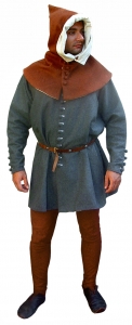 Completo XIV secolo B, Medioevo - Abbigliamento medievale - Costumi Medievali (uomo) - Abito XIV secolo, comprende sopraveste, camicia, chasses, cintura, cappuccio in lana.