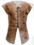 Medioevo - Abbigliamento medievale - Costumi Fantasy Medievali - Giacca in pelle senza maniche, chiusura frontale con passalacci in metallo.