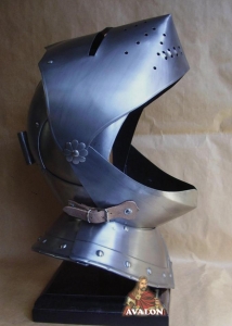 Helmet Armor, Armours - Medieval Helmets - Helmet to the German armor, used in the first decades of the sixteenth century as a leader in armor protection, file size: 30x38x36 cm.
