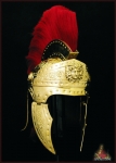 Antica Roma - Elmi romani - Elmo Romano della guardia Pretoriana, elmo cerimoniale in ottone con decorazioni in rilievo, paraguangie articolate, cresta rossa in crine, imbottitura in pelle regolabile.