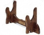 Medioevo - Katana Armi Orientali - Katane - Espositore in legno da tavolo adatto ad esporre una pistola e una katana, composto da traversa con placchetta metallica ottonata.
