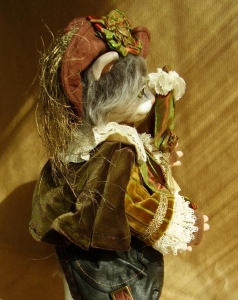Gatto con gli Stivali - Rosso - Gatta - Dany, Bambole porcellana da collezione - Personaggi delle Fiabe in porcellana - Personaggi in porcellana (Montedragone) Altezza 30 cm.