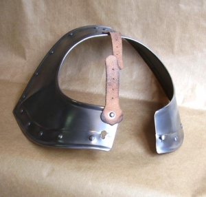 Medieval Gorget, Armours - Medieval Body Armour - Gorgets collar, a part of armor that is worn over the jacket or the collar. Entirely made of wrought iron hand,