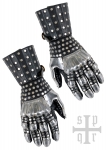 Armours - Medieval Body Armour - Italian Finger separate knob, glove on a hand-stitched lining rivets with leather strips nailed to the edges of the plates.