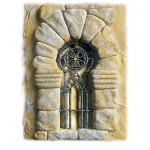 Medioevo - Templari - Oggetti Templari - Mattonella in resina con rappresentazione di una porta in metallo decorata dalla Croce patente