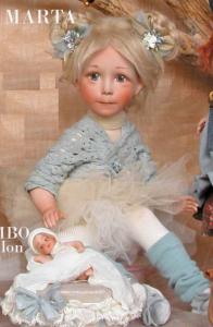 Bambola Marta Ballerina Seduta, Bambole porcellana da collezione - Bambole in porcellana, Novità - Bambola in porcellana di bisquit Montedragone - Altezza: 42/33 cm.