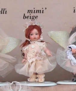 Mimì, Collectible Porcelain Dolls - Dolls Porcelain Favors - Porcelain bisque doll, handmade wedding favors, optionally available in different colors. height: 13 cm.