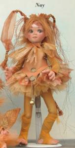 Nay Sunshine, bambola in porcellana, Fate Folletti di Porcellana - Personaggi Etnici in porcellana - Personaggio in porcellana di biscuit, collezione Montedragone, altezza: 39 cm.