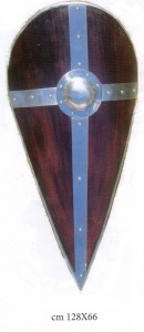 Scudo a mandorla, Armours - Medieval shields - Scudo per combattenti a cavallo Sviluppato in nord Europa intorno al secolo XI, dimensioni: 128 x 66 cm.