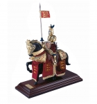 Medioevo - Miniature Storiche - Cavalieri - Miniatura di cavaliere da parata con grande elmo e cimiero  tutto finemente lavorato. Uomo d'arme a cavallo su piedistallo.
