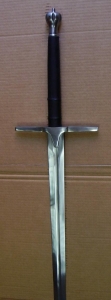 Medieval Sword Combat, Swords and Ancient Weapons - Medieval Swords - Medieval Sword combat with both hands. Straight blade thick ideal for combat.