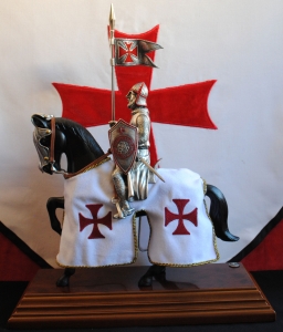 Cavaliere Templare - miniatura, Medioevo - Miniature Storiche - Cavalieri - Cavaliere Templare, uomo d'arme a cavallo su piedistallo.