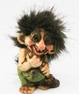 Troll Nyform 03, NyForm Troll - NyForm Troll News - Norwegian Troll natural material, subject to international collection. Height: 9.0 cm