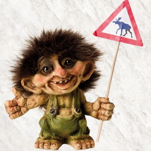 Troll Nyform 057, NyForm Troll - NyForm Troll (small) - Norwegian Troll natural material, subject to international collection. Height: 9 cm.