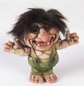 Troll Nyform 42, NyForm Troll - NyForm Troll (small) - Norwegian Troll natural material, subject to international collection. Height: 11,5 cm