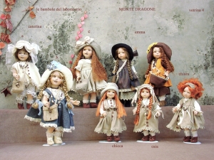 Bambole Caia Chicca Chiara, Bambole porcellana da collezione - Bambole porcellana Montedragone - Bambole artigianali in porcellana di bisquit, altezza: 28 cm.